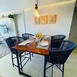 Flat Luxuoso Alto Padrao Frente Mar com 2 suites no Iate Plaza