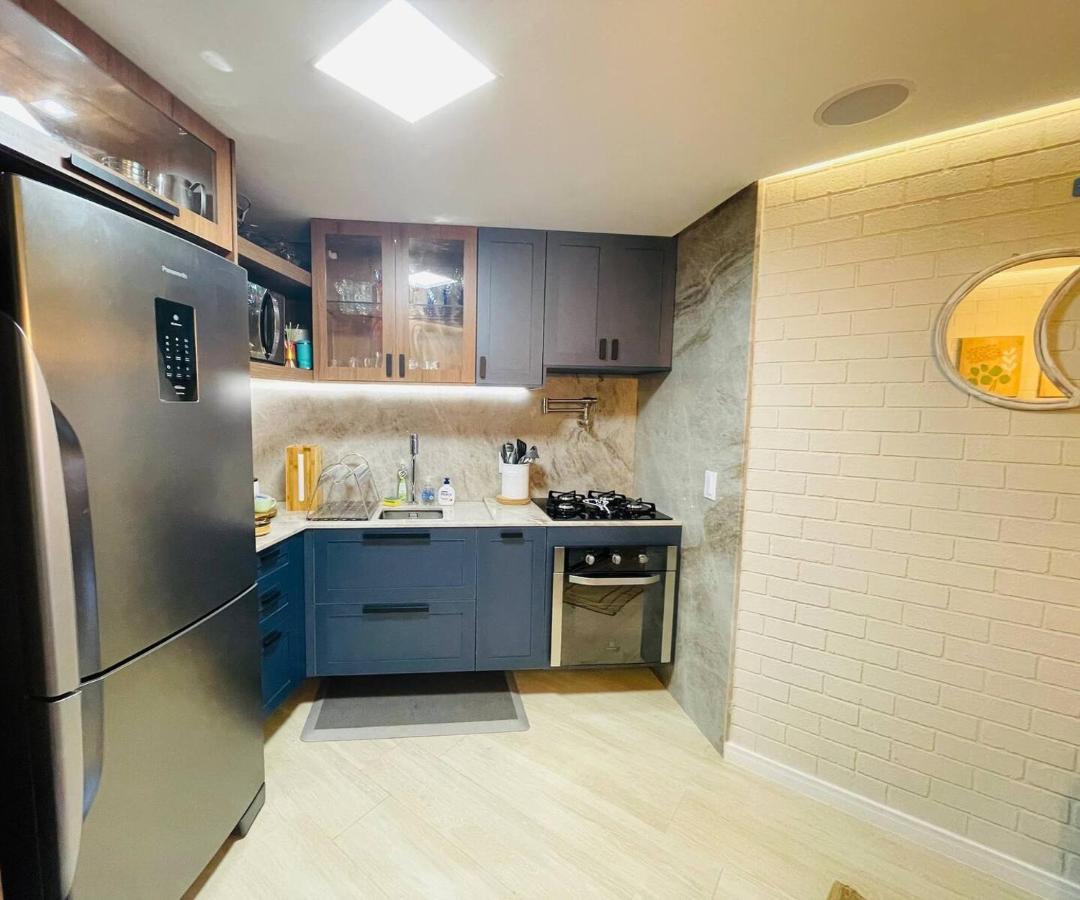 Flat Luxuoso Alto Padrao Frente Mar Com 2 No Iate Plaza Apartamento